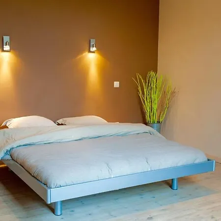 Manoir Cardon A *